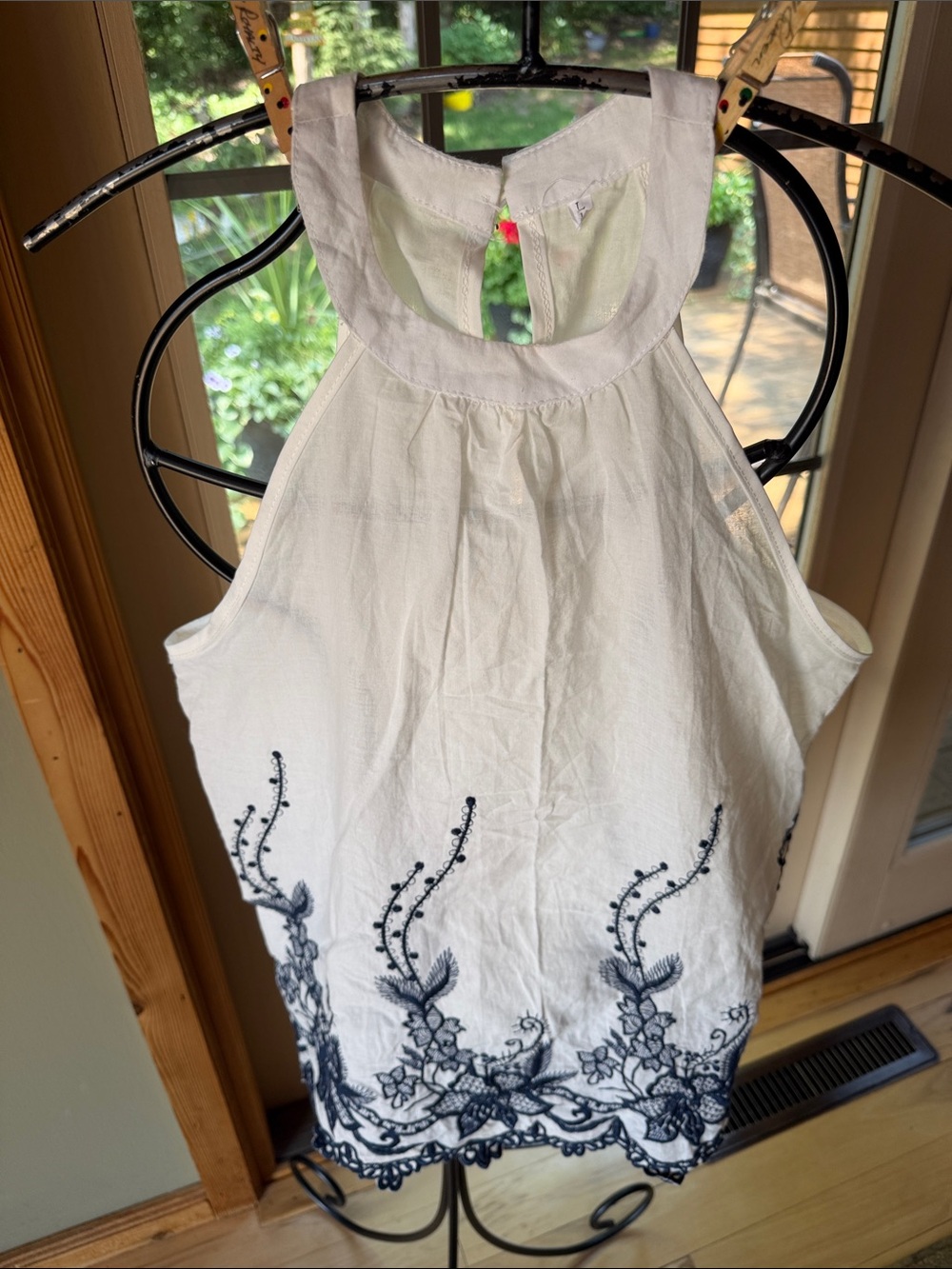 Women’s White Halter Tank with Navy Floral Embroidery Sz L